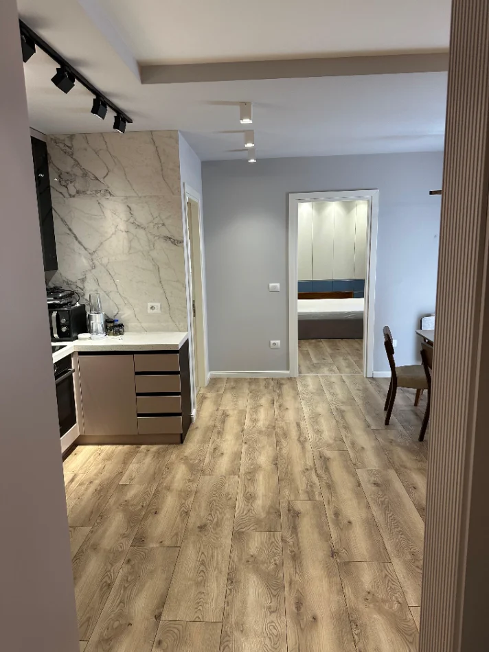 Tirane, jepet me qera apartament 2+1 Kati 5, 100 m² 1.000 € (QUARTUM RESIDENCE)