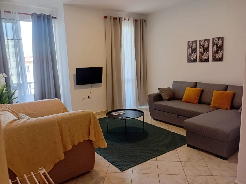 Tirane, jepet me qera apartament Kati 4, 470 € 