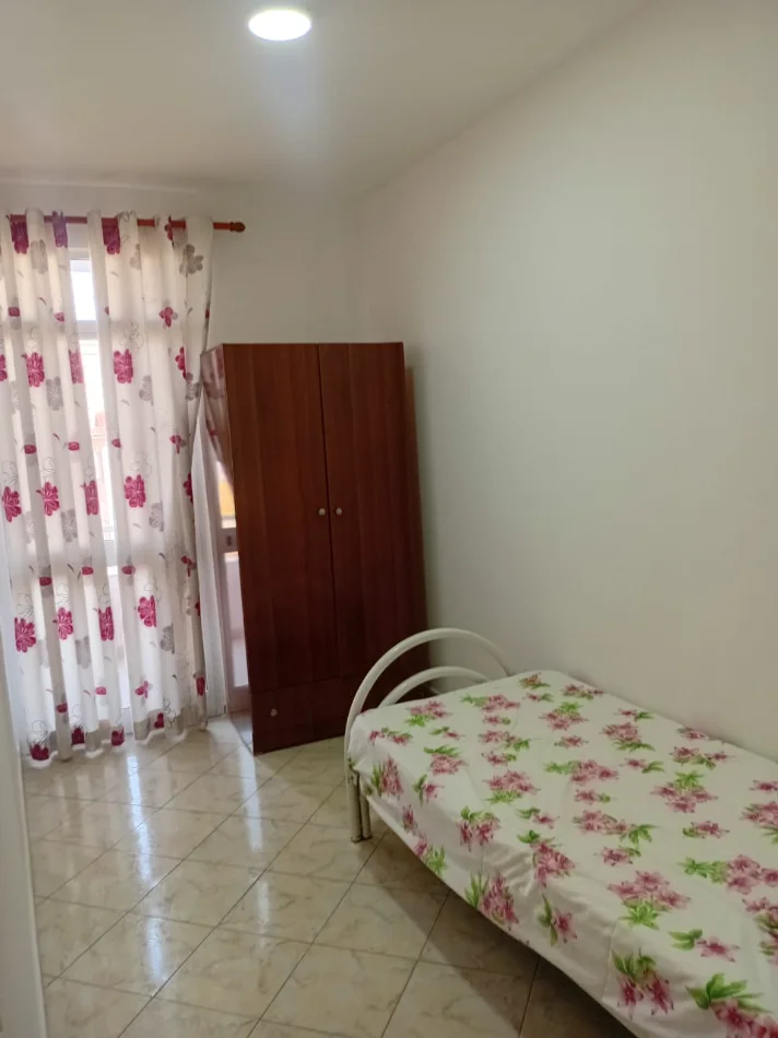 Tirane, jepet me qera apartament Kati 4, 470 € 