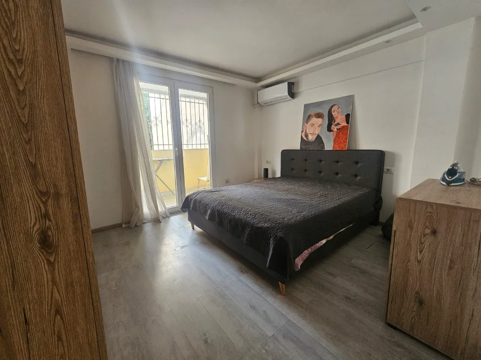 Tirane, jepet me qera apartament 2+1 Kati 1, 720 € (Stacioni i Trenit)