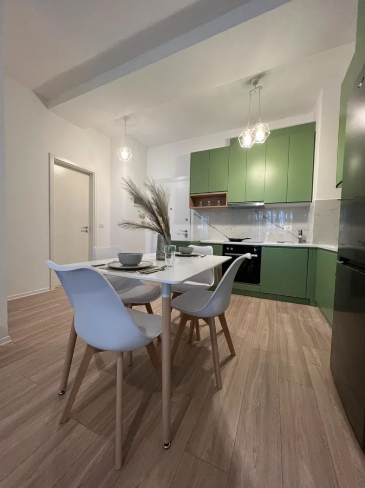 Tirane, jepet me qera apartament 1+1 Kati 3, 60 m² 700 € (21 Dhjetori)