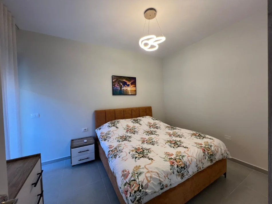Tirane, jepet me qera apartament 2+1 Kati 2, 720 € (Rruga e Durrësit)
