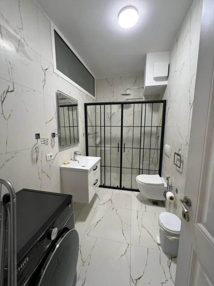 Tirane, jepet me qera apartament 2+1 Kati 2, 720 € (Rruga e Durrësit)