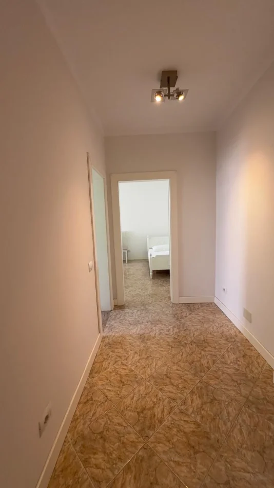 Durres, jepet me qera apartament 1+1 Kati 5, 75 m² 400 € 