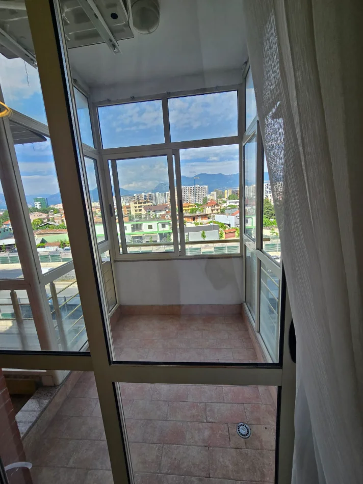 Tirane, jepet me qera garsonier 1+1 Kati 3, 47 m² 400 € (Rruga Teodor Keko me Aleksandrin e Madh)