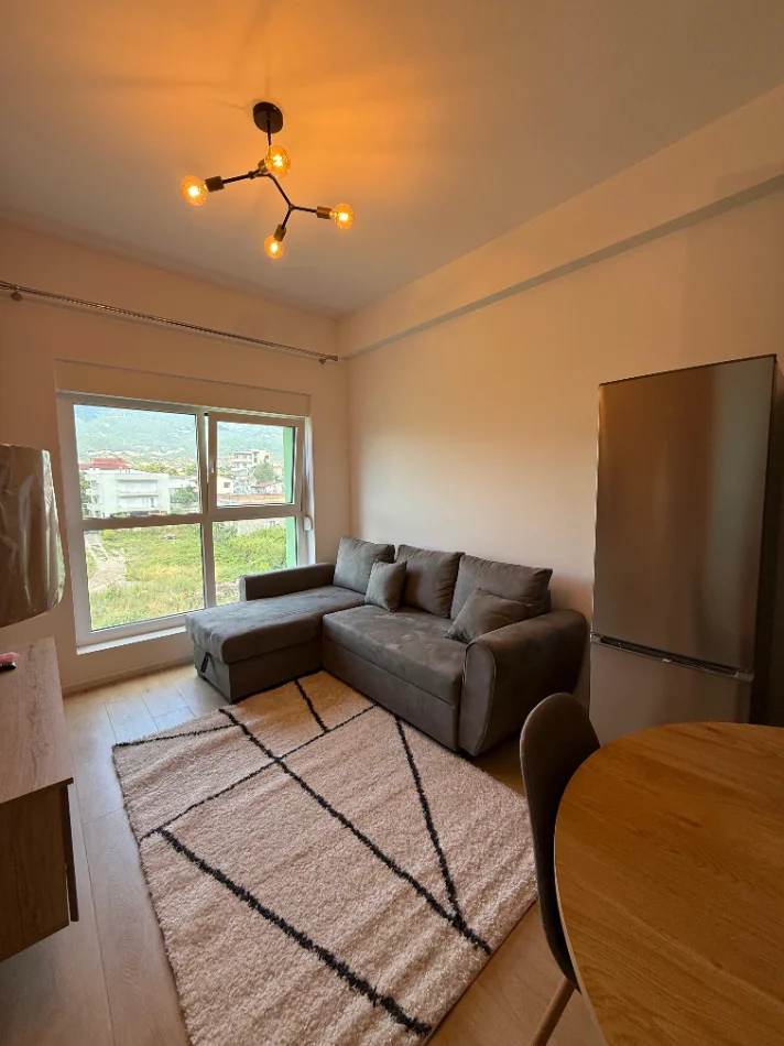 Tirane, jepet me qera apartament 1+1+Ballkon Kati 4, 50 m², Ali Dem, Rezidenca Kadiu, 🏷️ Çmimi: 47.000 Leke