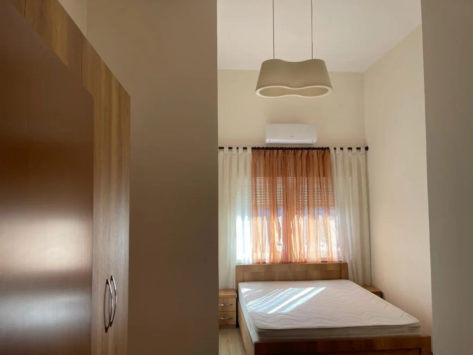 Tirane, shitet apartament 2+1+Ballkon Kati 3, 230.000 € 