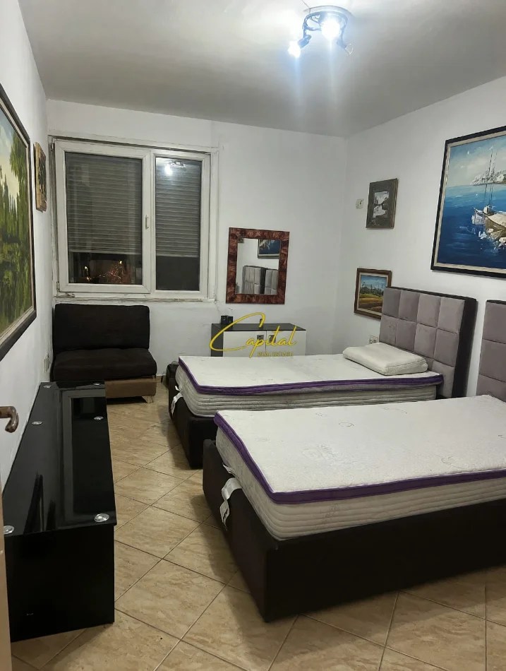 Tirane, jepet me qera apartament 2+1 Kati 4, 105 m² 700 € (21 DHJETORI)