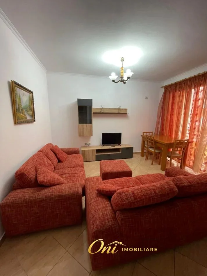 Tirane, jepet me qera apartament 1+1 , 70 m² 380 € (YZBERISHT)