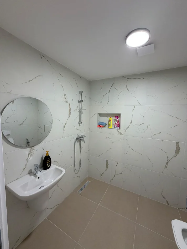 Tirane, jepet me qera apartament 2+1 Kati 1, 108 m² 680 € (Ish Dogana)