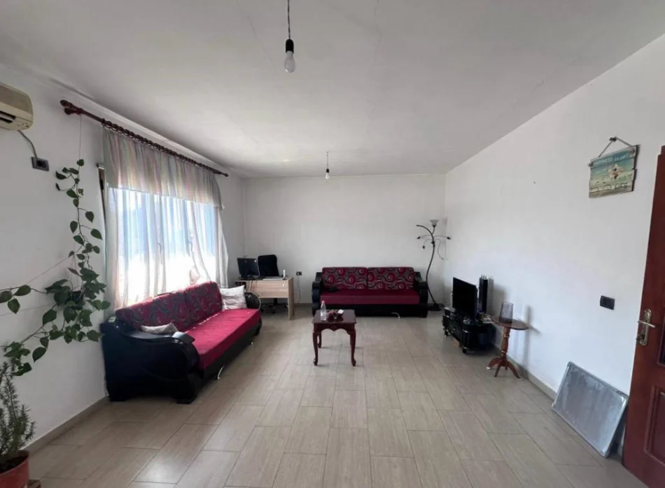 Tirane, jepet me qera apartament 1+1+Ballkon Kati 7, 70 m² 450 € (rruga ASIM VOKSHI)