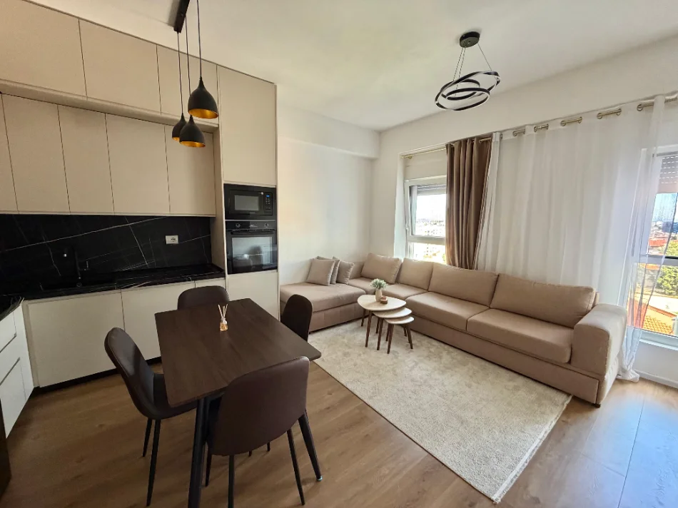 Tirane, jepet me qera apartament 1+1 Kati 5, 68 m² 450 € (Kompleksi Kaimi) Ali Dem 📍