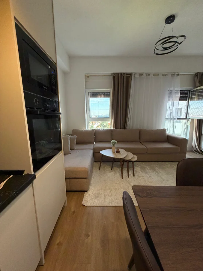 Tirane, jepet me qera apartament 1+1 Kati 5, 68 m² 450 € (Kompleksi Kaimi) Ali Dem 📍