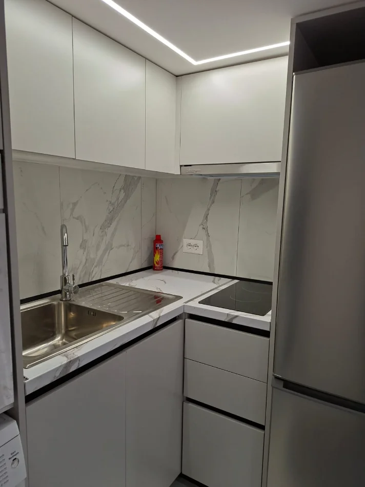 Tirane, jepet me qera apartament 1+1 Kati 0, 35 m² 400 € (Astir)