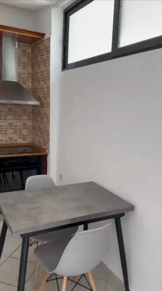 🏠 JEPET ME QERA APARTAMENT 2+1 NË SHKOZË 🏠,  350 MIJE LEKEE