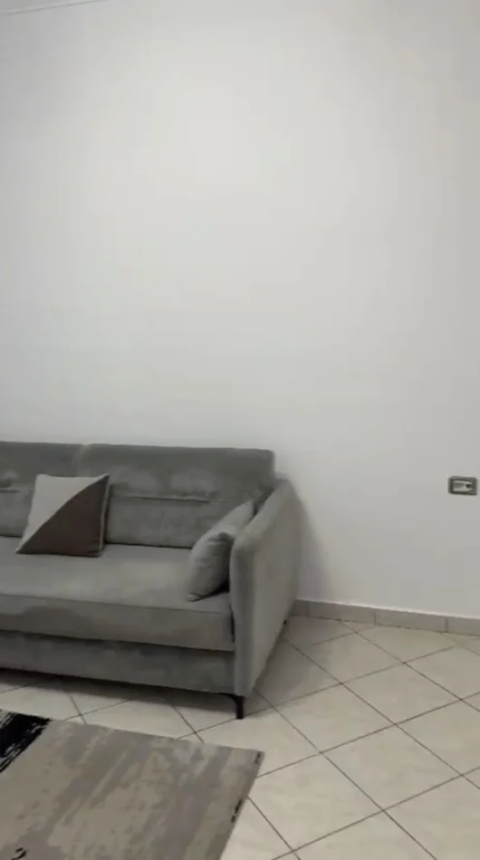 🏠 JEPET ME QERA APARTAMENT 2+1 NË SHKOZË 🏠,  350 MIJE LEKEE