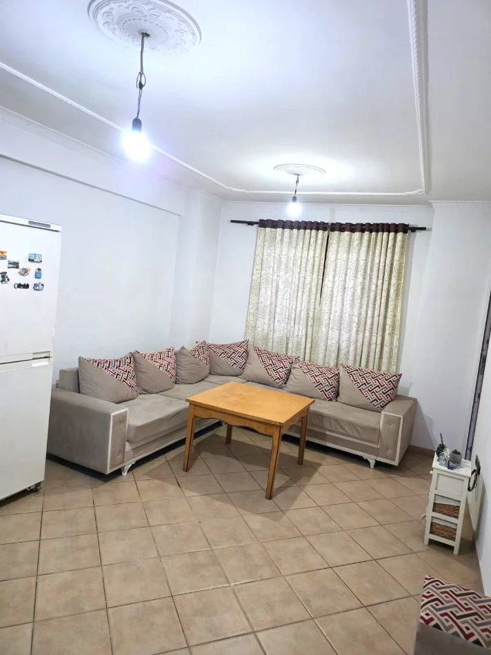 Jepet me Qera Apartament 1+1 në Astir,  400 mije leke, VETEM 1 QERA PARAPAGIM