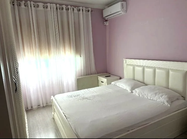 🏡 Jepet Apartament me Qera tek Komuna e Parisit, 750 mije leke