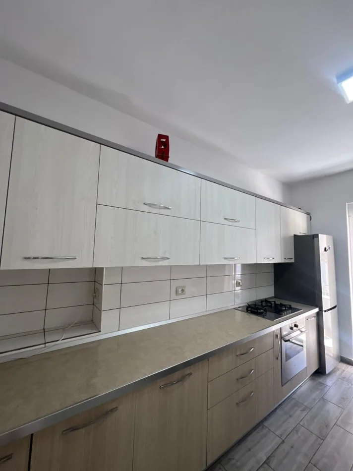 Durres, jepet me qera apartament 1+1+Aneks Kati 3, 75 m² 700 € 