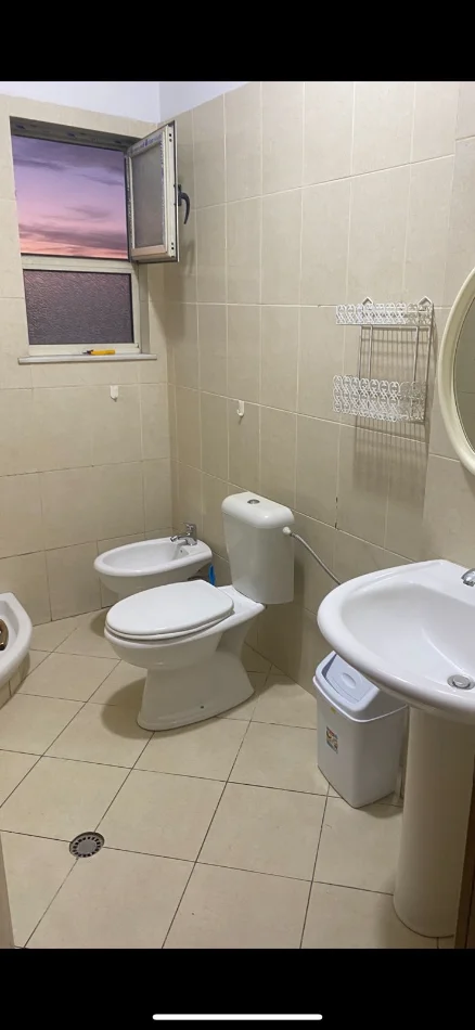 🏡 Jepet me Qera Apartament 3+1 ne Astir, 550 mije leke