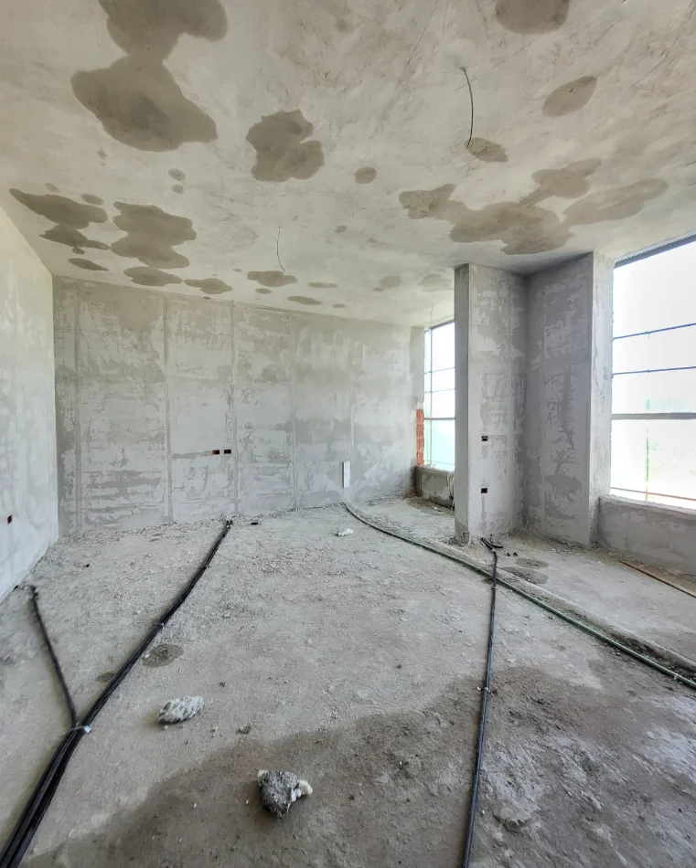 Tirane, shitet apartament 2+1+Ballkon Kati 2, 117 m² 180.000 € (Bulevardi i Ri)