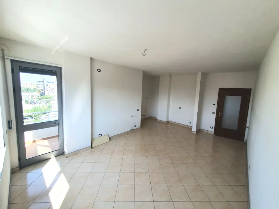 Durres, shitet apartament 1+1+Aneks+Ballkon Kati 3, 92 m² 95.000 € 