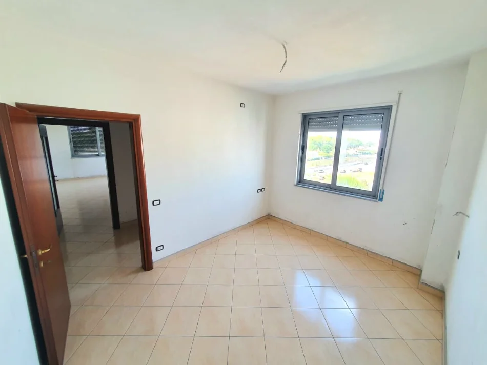 Durres, shitet apartament 1+1+Aneks+Ballkon Kati 3, 92 m² 95.000 € 