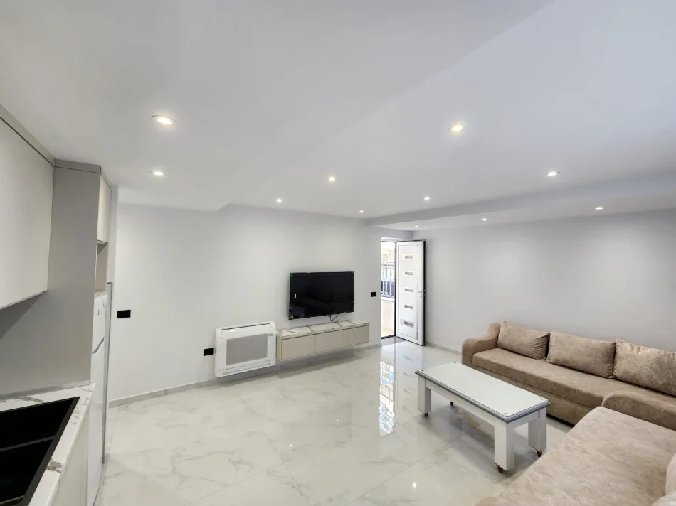 Durres, jepet me qera apartament 1+1+Aneks+Ballkon Kati 1, 60 m² 350 € 