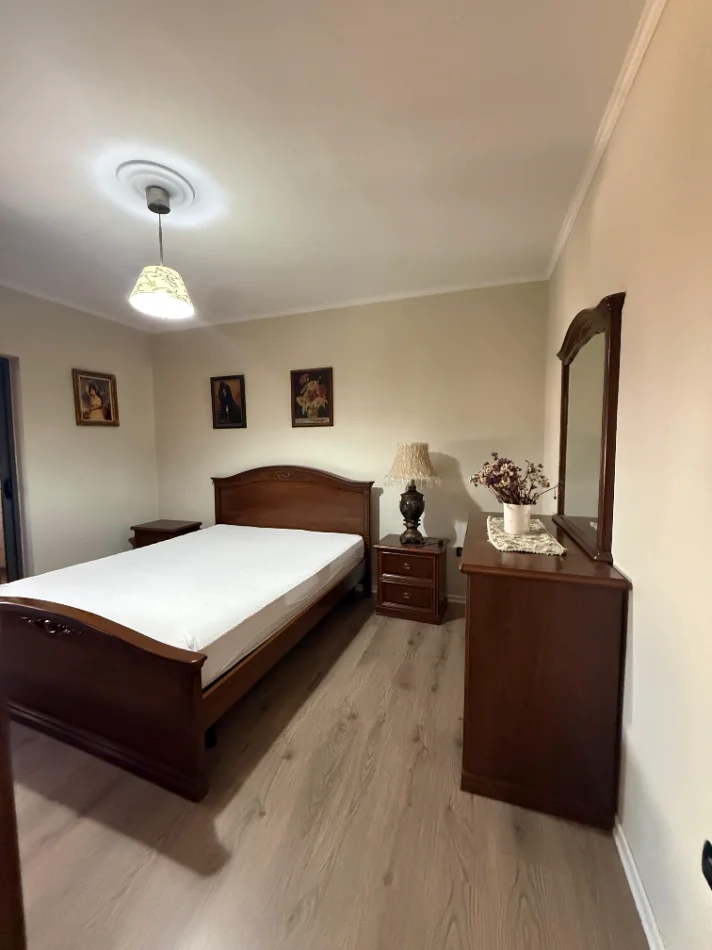 Tirane, jepet me qera apartament 2+1, Kati 4, 87 m², Rruga Fortuzi, prane Qendres, 🏷️ Çmimi: 60.000 Leke/Muaj