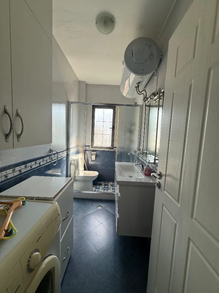 Tirane, jepet me qera apartament 2+1+Ballkon Kati 4,  60.000 LEKE (RRUGA E FORTUZIT)