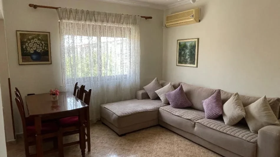Tirane, jepet me qera apartament 1+1 Kati 5, 60 m² 430 € (porcelan)