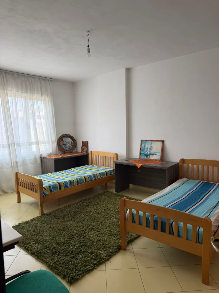 Tirane, jepet me qera apartament 1+1 Kati 5, 60 m² 300 € (Rruga Mikel Maruli)