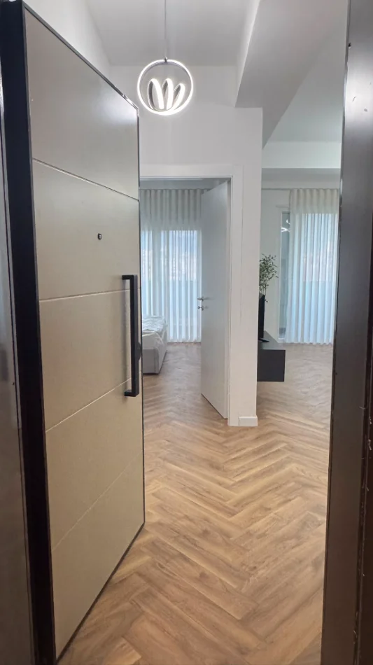 Tirane, jepet me qera apartament 1+1 Kati 3, 530 € (Golden Park)