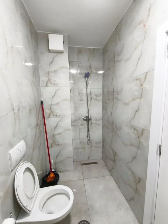 Tirane, jepet me qera apartament 1+1+Ballkon Kati 6, 65 m² 500 € (Laprake)