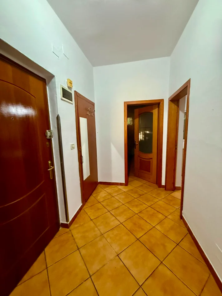 Tirane, jepet me qera apartament 2+1+Aneks Kati 5, 75 m² 500 € (Kryqezimi Brrylit)