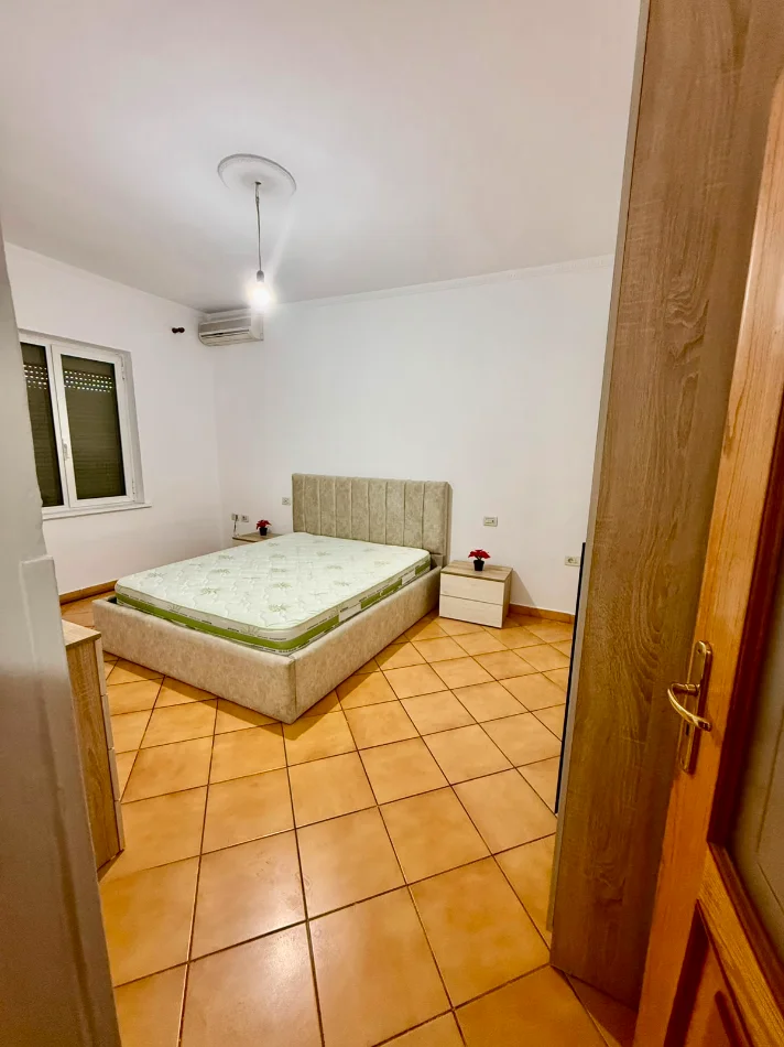 Tirane, jepet me qera apartament 2+1+Aneks Kati 5, 75 m² 500 € (Kryqezimi Brrylit)