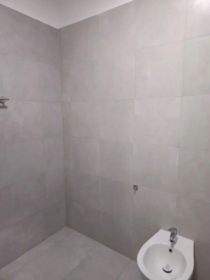 Tirane, jepet me qera apartament 2+1+Aneks+Ballkon Kati 2, 120 m² 1.200 € (Liqeni i Thate)