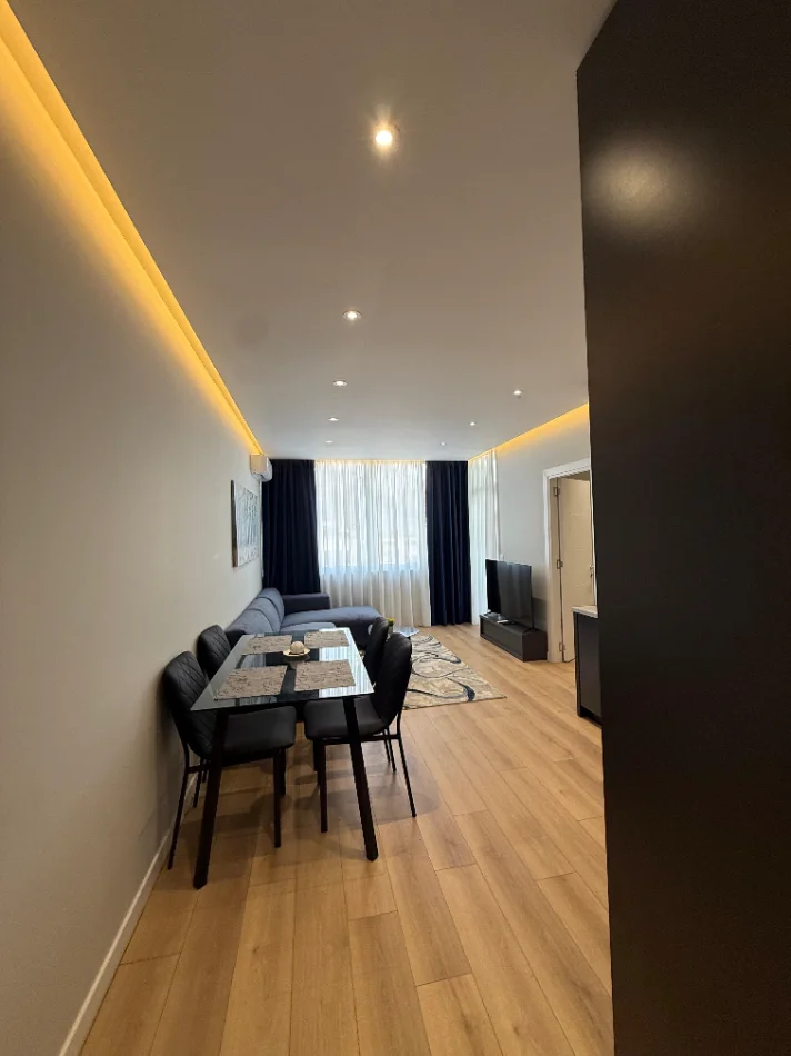 Tirane, shitet apartament 1+1+Ballkon Kati 9, 189.000 € (Myslym Shyr)