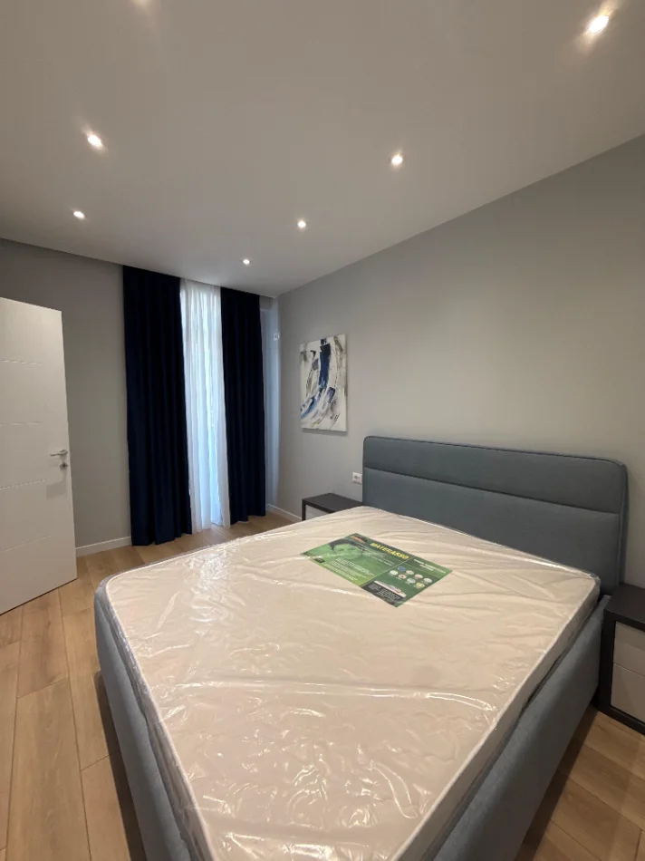 Tirane, shitet apartament 1+1+Ballkon Kati 9, 189.000 € (Myslym Shyr)