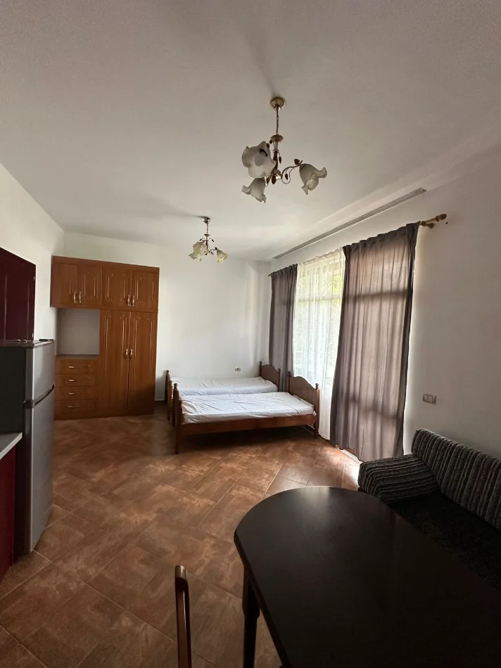Tirane, jepet me qera garsonier Kati 2, 40 m² 280 € (ish stacioni i trenit)
