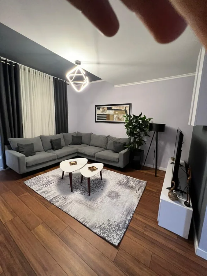 Tirane, jepet me qera apartament 2+1+Aneks+Ballkon Kati 0, 90 m² 650 € (Eduart Mano)