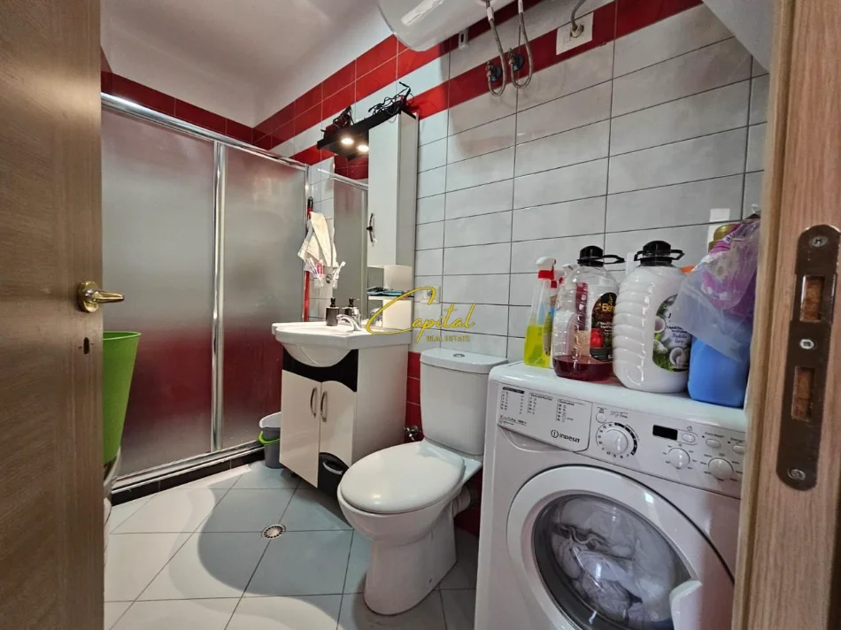 Tirane, jepet me qera apartament 1+1 Kati 3, 45 m² 450 € (LIQENI I THATE)