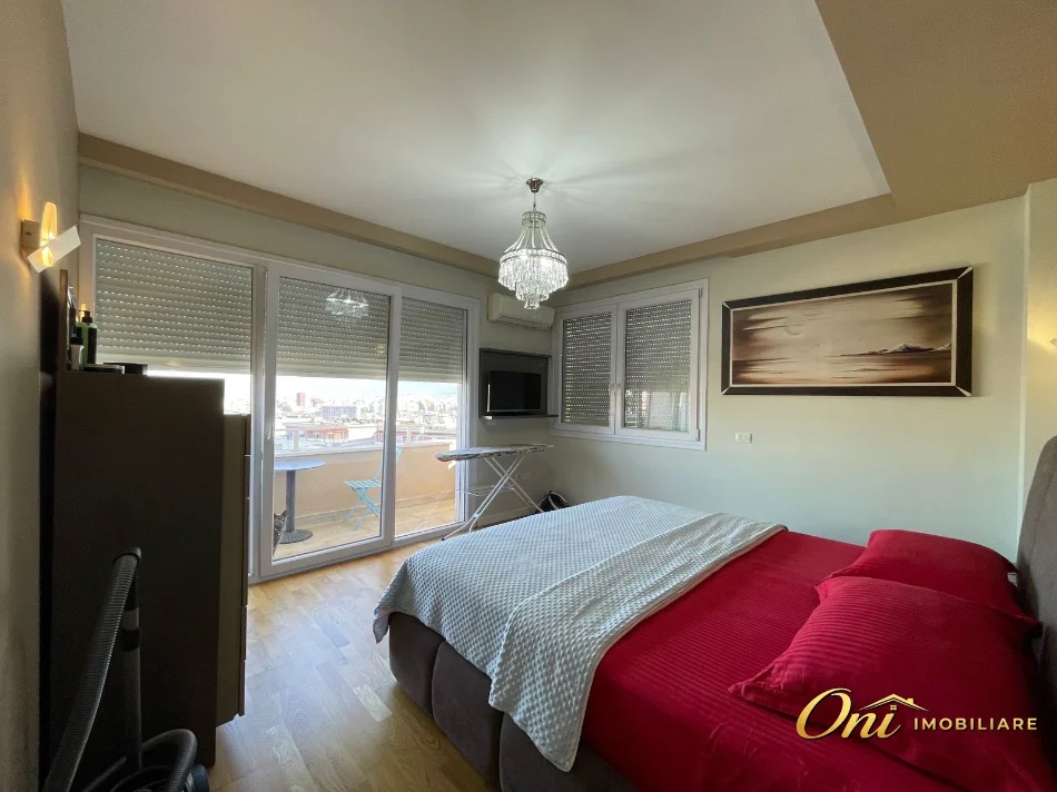 Tirane, shitet apartament 3+1 Kati 4, 180 m² 360.000 € (PRANE XHAMISE)