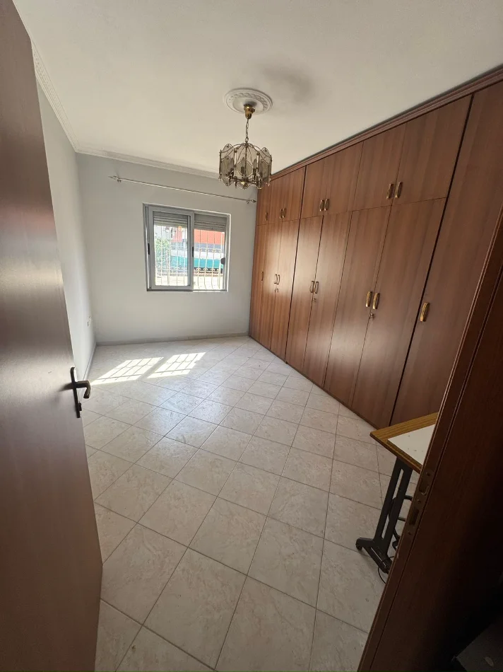 Tirane, shitet apartament 2+1+Ballkon Kati 1, 92 m² 145.000 € (Astir)