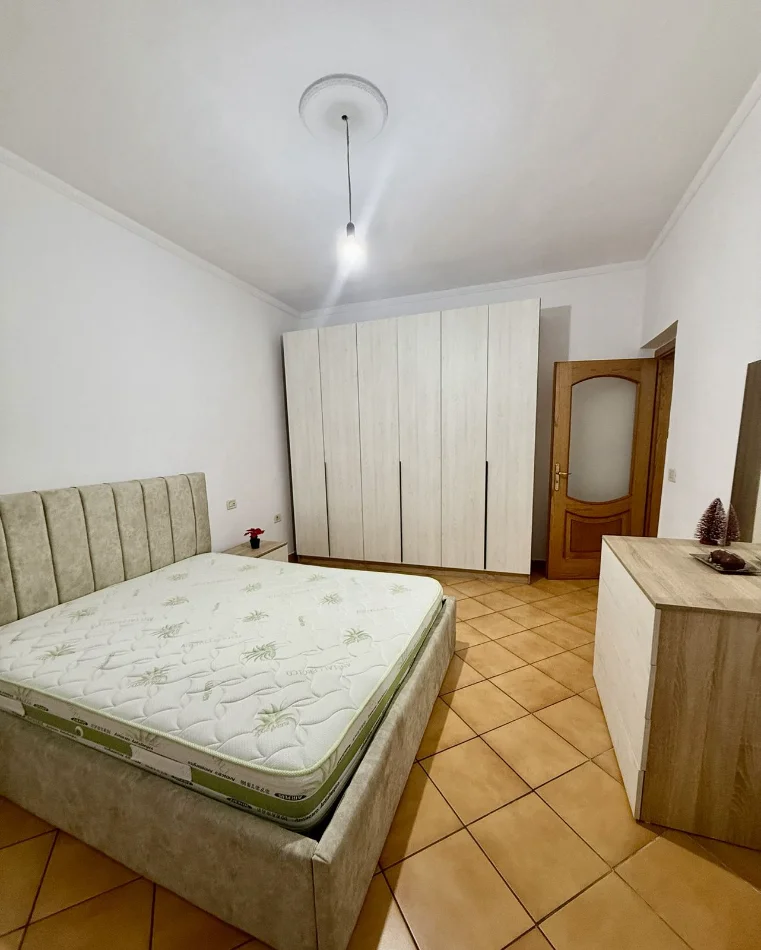 Tirane, jap me qera apartament 2+1 Kati 5, 80 m² 499 € 