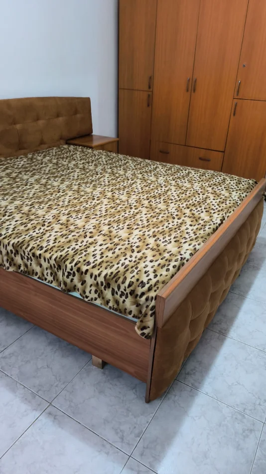 Tirane, jap me qera apartament 1+1 Kati 1, 55 m² 350 € 