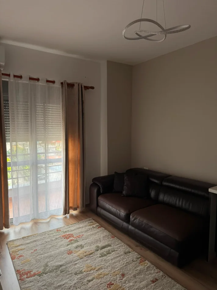 Tirane, jap me qera apartament 1+1 Kati 3, 67 m² 451 € 
