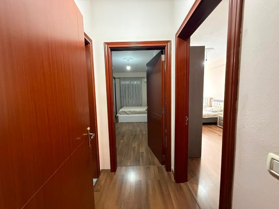 Tirane, jepet me qera apartament 2+1+Ballkon Kati 7, 107 m² 550 € (VILA L ,ASTIR)