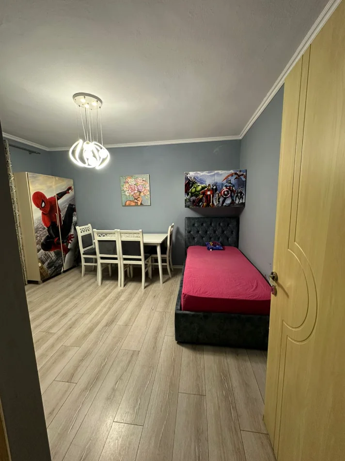 Tirane, jepet me qera apartament 2+1 Kati 2, 450 € (Rruga Kongresi Manastirit)