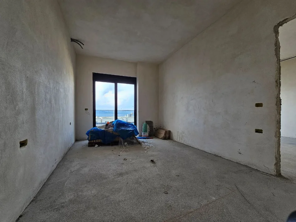 SARANDE  , SHITET APARTAMENT 1+1 - 174.000 €
